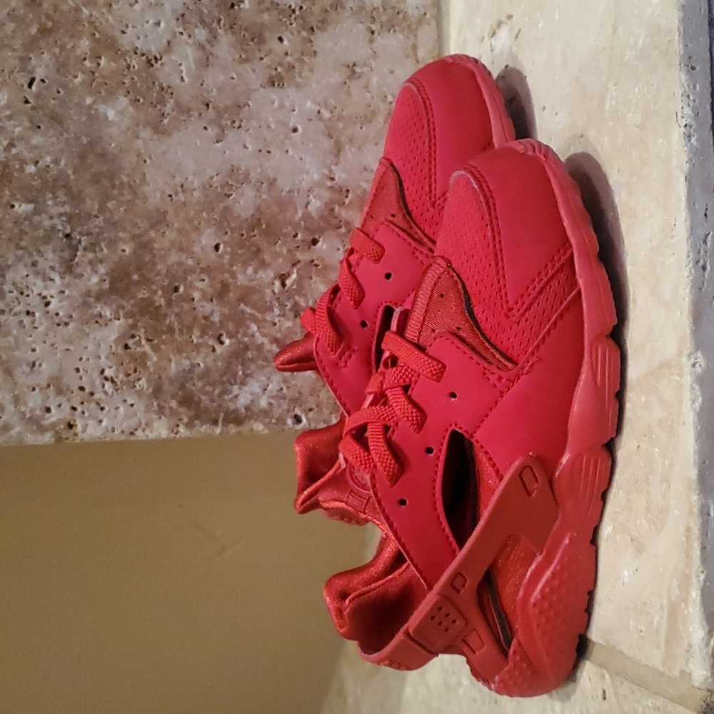 Red Nike Huarache Run
